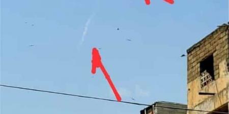 مليشيا الحوثي تطلق صاروخين من تعز باتجاه البحر الأحمر