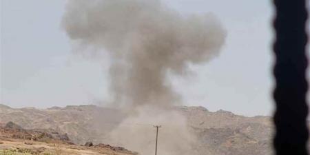 بعد قصف الطيران.. الحوثيون يعلنون الحرب على الهواتف ويحظرون تصوير الغارات ويهددوا المخالفين
