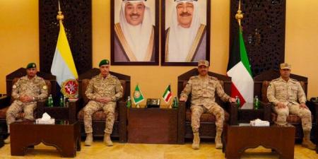 الكويت.. رئيس الأركان يستقبل قائدي «القيادة الخليجية الموحدة» و«درع الجزيرة»