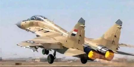ماذا قال الطيار اليمني الذي قصف الحوثيين ودك معاقلهم في مأرب والجوف بطائرة حربية يمنية؟