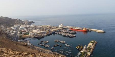 حرب إيران تتمدد إلى البحر الأحمر وبحر قزوين وسط هدوء حذر في الخليج