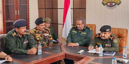 شبوة تُشدّد الخناق على "الحوثي".. قرارات عاجلة من مدير الشرطة