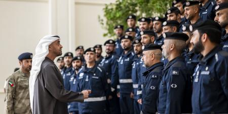 رئيس الدولة يستقبل فريق الإمارات للبحث والإنقاذ ويشيد بجهودهم الإنسانية العالمية