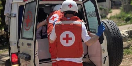 الصليب الأحمر بمؤازرة قوة من الجيش اللبناني يسحب جثمان الشاب شادي الدرويش على طريق المنصوري – البياضة صباح اليوم