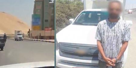القبض على السائق المتهم بالسير عكس الاتجاه في القاهرة