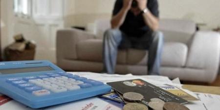 عندما يشيخ العقل مبكرًا.. كيف تؤثر المشكلات المادية في المخ؟