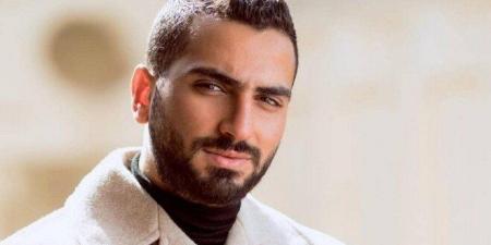 محمد الشرنوبي يثير فضول جمهوره بصورة غامضة.. ورسالة: «جار تحديث المنتج»