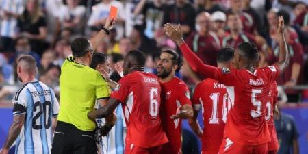 "فيفا" يقر بوجود خطأ تحكيمي في ربع مونديال أمريكا لصالح الأرجنتين