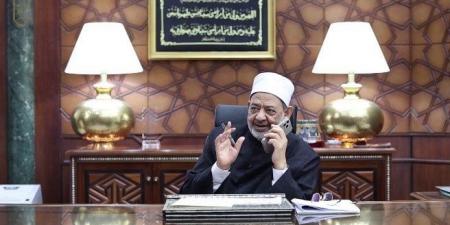 بين «هيبة العِلم» و«حياء العلماء».. كلمات خلّدت مفهوم الإنسانية في مكالمات شيخ الأزهر للمتفوقين