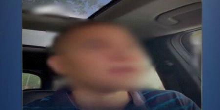 «خارج البلاد ولا يعلم شيئًا».. ملابسات فيديو تضرر شخص من عدم تنفيذ حكم قضائي صادر لصالحه