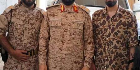لماذا ارتدى محافظ أبين الزي العسكري؟ الصورة التي هزّت السوشال ميديا