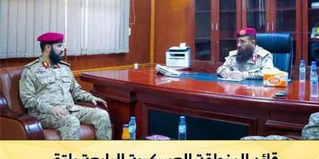 قائد المنطقة العسكرية الرابعة يلتقي المحافظ الرباش قائد محور أبين لبحث تعزيز الأمن والاستقرار وتوحيد الجهود