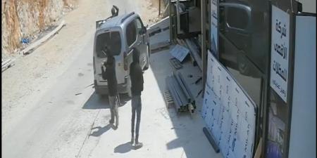 أهالي أوصرين يتصدون للمستوطنين ويجبرونهم على الهروب