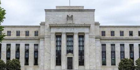الدولار يتراجع بعد تثبيت الفيدرالي الأمريكي أسعار الفائدة 