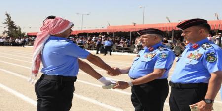 اللواء المعايطة يرعى مراسم تخريج دورة جديدة من مستجدي الأمن العام