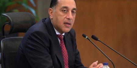 رئيس الوزراء المصري: استقرار الخدمات المختلفة داخل ميناء دمياط.. واستمرار انتظام العمل بها بكامل طاقته التشغيلية