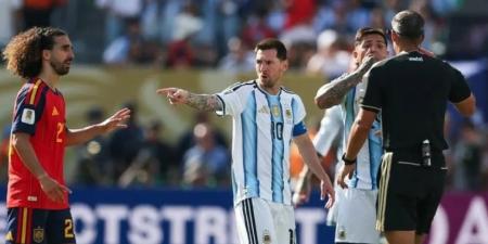وصفوه بـ "غير المحترم" .. محتجون إسبان يطالبون بسحب جائزة كبرى من ميسي