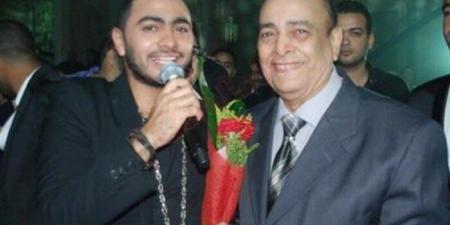 بعد وفاة والده.. تأجيل حفلات تامر حسني في العلمين وجرش