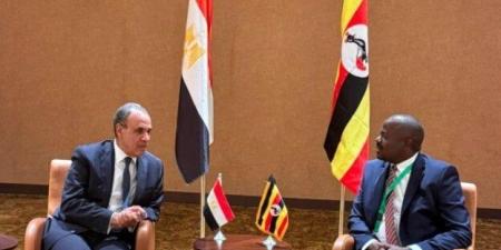 وزير الخارجية يلتقي نظيره الأوغندي ويبحثان سبل تعزيز العلاقات الثنائية