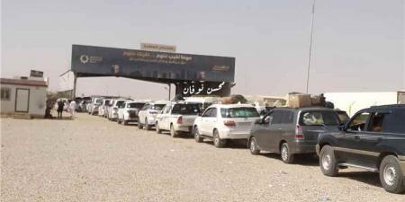 زحام شديد على منفذ الوديعة الحدودي مع دخول المسافرين إلى السعودية