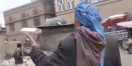 صرخة ألم وقهر جديدة لـ مسن يمني في صنعاء: ارحمونا... ذهبنا جوع... الله لا يوريكم الجوع - [فيديو]