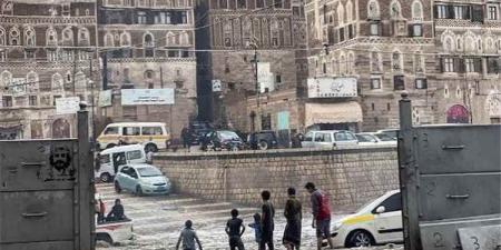 سيول صنعاء تتدفق بقوة.. وتحذيرات عاجلة للسكان