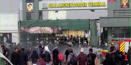 ايران | زوار الامام الحسين (ع) من داخل ايران وخارجها يواصلون التوافد الى منفذ الشلامجة لإحياء الزيارة الأربعينية
