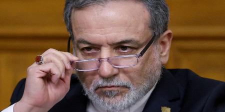 رويترز: وزير الخارجية الإيراني يحذر من أي "عمل متهور" قد تقدم عليه الولايات المتحدة