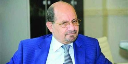رئيس الوزراء يفنّد مزاعم الحوثيين بشأن السلام والرواتب ويتحدث عن "الكذبة الكبرى"