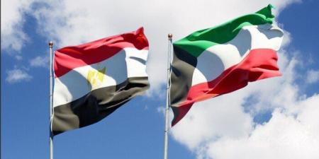وزير الخارجية الكويتي يستعرض هاتفياً مع نظيره المصري التطورات الإقليمية