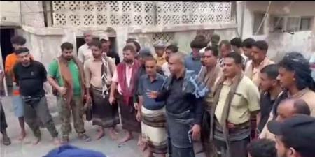 في عدن.. صلح قبلي ينهي أزمة خطيرة داخل شرطة المنصورة و"أبو سمو" يعلن العفو