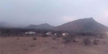 لحظة وصول جثمان القائد "أبو العز" الردفاني إلى بردفان.. ومشهد مهيب يبكي الحجر