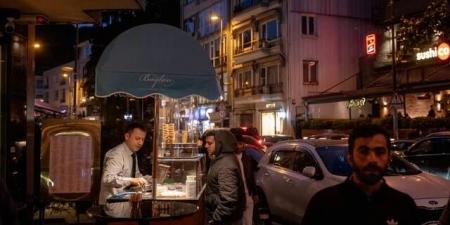 التضخم السنوي بتركيا يتراجع إلى 31.8% وسط حذر المركزي