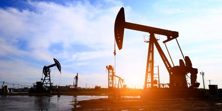 النفط يرتفع 1% وسط مخاوف على إمدادات الشرق الأوسط