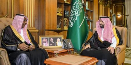 محمد بن عبدالعزيز يطّلع على استعدادات جامعة جازان للعام الجامعي الجديد