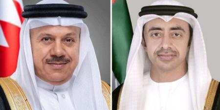 وزير الخارجية الإماراتي ونظيره البحريني يبحثان هاتفياً التطورات الإقليمية