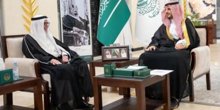 فواز بن سلطان يطلع على سير أعمال القبول والتسجيل بجامعة الطائف للعام الجديد