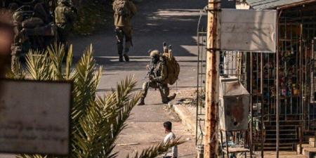جيش الاحتلال الإسرائيلي يتوغل في ريف درعا جنوبي سوريا ويفتش منازل بقرية معرية