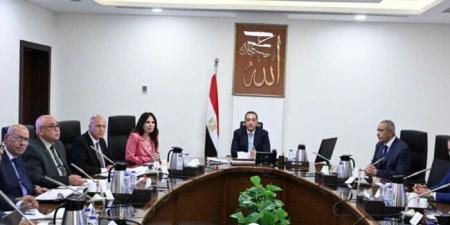 رئيس الوزراء يتابع الموقف التنفيذي لمشروعات مياه الشرب والصرف الصحي