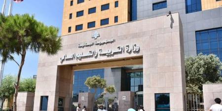 خريجو الجامعات الأجنبية يواصلون احتجاجهم رفضًا لإضافة الامتحان السريري بعد إنجاز الكولوكيوم