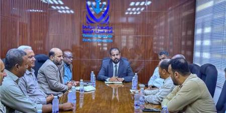 وكيل حضرموت للتنمية يبحث مع قيادة "موانئ البحر العربي" خطط تطوير ميناء المكلا وتعزيز خدماته