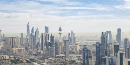 طقس الكويت المتوقع اليوم الجمعة.. شديد الحرارة نهاراً.. حار إلى مائل للحرارة ليلاً