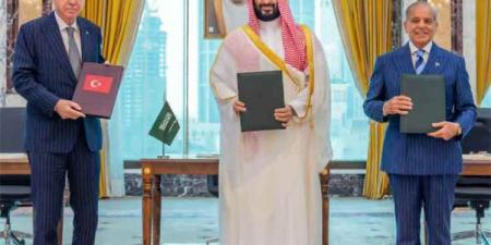 الخارجية السعودية: اتفاقية مكة للدفاع المشترك لا تستهدف بناء محور عسكري أو تكتل طائفي