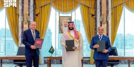 ما دوافع اتفاقية مكة للدفاع المشترك وما الدولة "الأخطر" على السعودية وباكستان وتركيا؟.. باحث سياسي يوضح