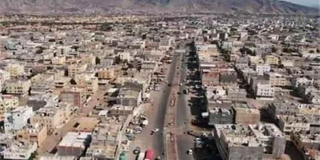 جريمة هزت لحج.. اجتماع طارئ بطور الباحة وقرار عاجل بشأن مخيم النازحين