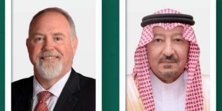 نائب وزير الخارجية يجري اتصالًا هاتفيًا بوكيل وزارة الخارجية الأمريكية للشؤون الإدارية