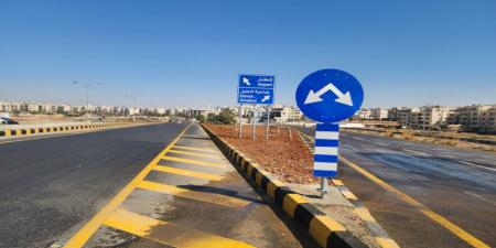 فتح حركات مرورية جديدة على تقاطع الأمير الحسين بطريق المطار