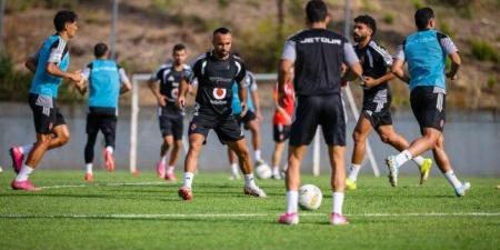 شوبير: الأهلي يتمسك بقوامه الأساسي ويبحث ملفات المكافآت والإعلانات