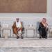 منصور بن متعب ينقل تعازي القيادة لأمير دولة قطر في وفاة الشيخ حمد بن خليفة آل ثاني