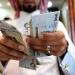 نداء عاجل من ضابط يمني: رواتبنا لا تكفي للإيجار.. والجندي في الجيش يتقاضى الضعف
